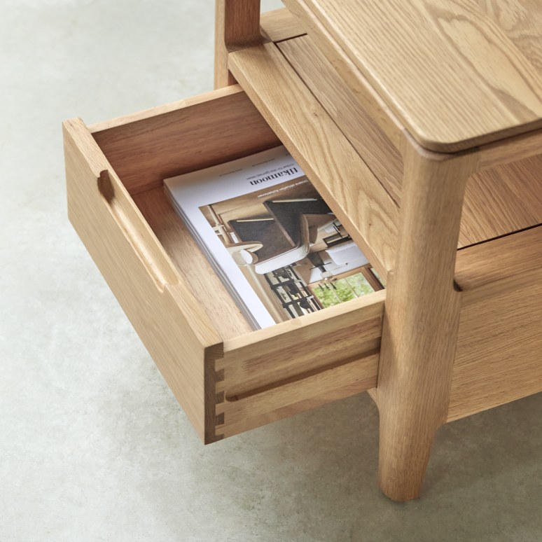 Arto - Bedside table in solid oak with 1 drawer