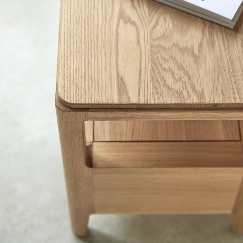 Arto - Bedside table in solid oak with 1 drawer