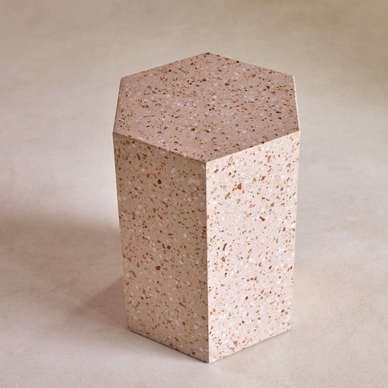 Zoé - Tavolino in battuto di terrazzo premium rosa