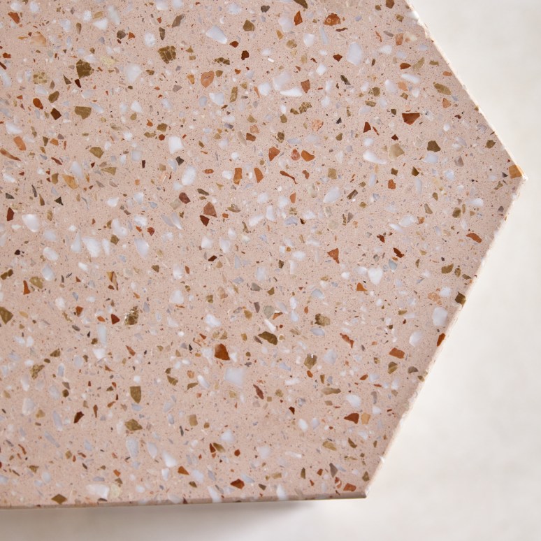 Zoé - Tavolino in battuto di terrazzo premium rosa