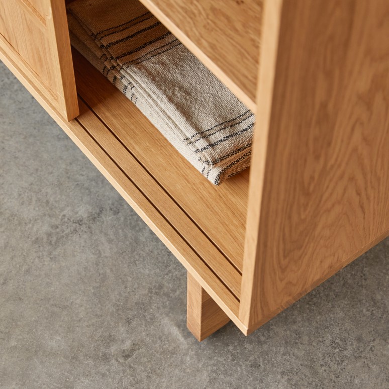 Miu - Schrank aus Eiche