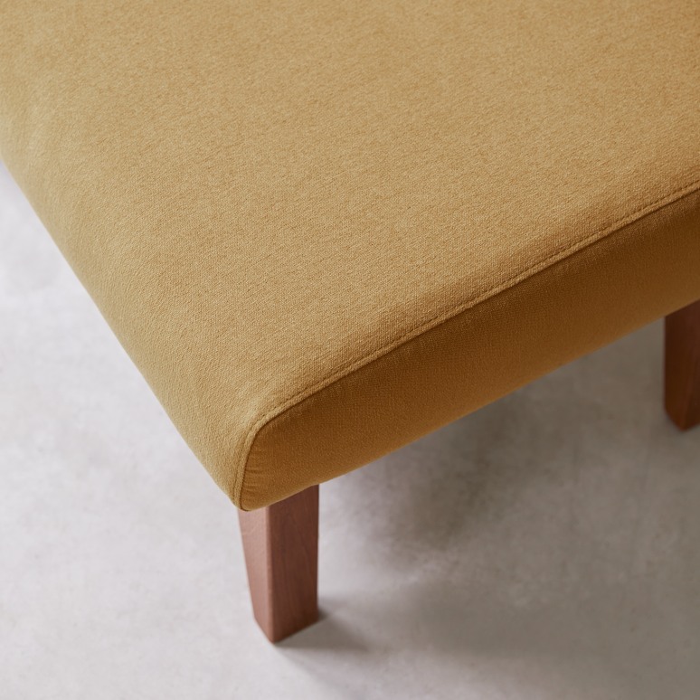 Bjorn - Footrest in solid oak and mustard-coloured fabric