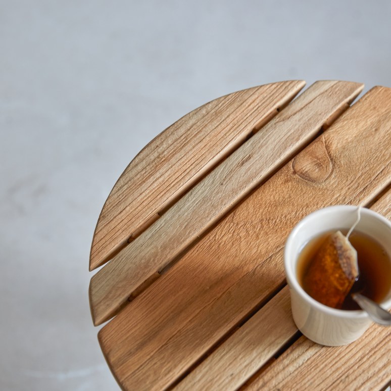 Katrine - Nachttafeltje van gerecycled massief teak