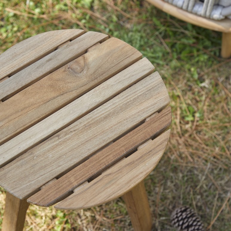 Katrine - Outdoor-Ablagetisch aus massivem, recyceltem Teakholz