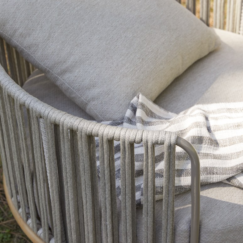 Ezra - Sillón de jardín de teca maciza y tela