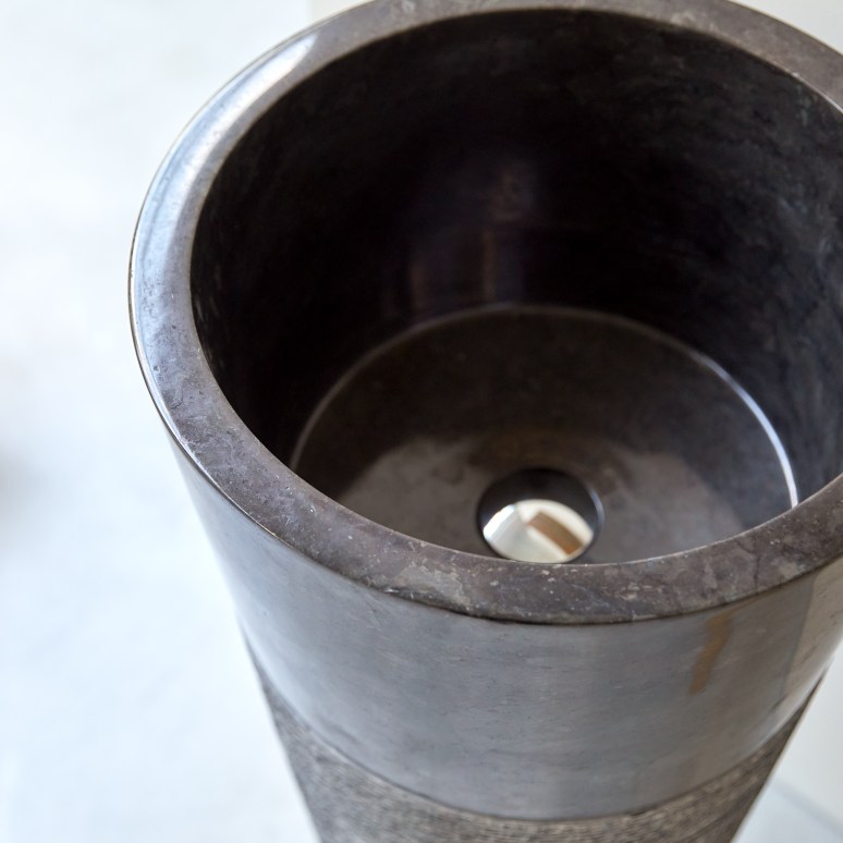 Koni - Lavabo redondo con pie de mármol 