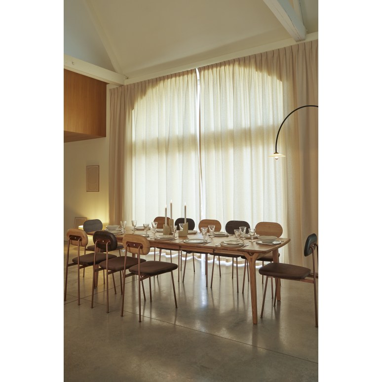 Clara - Extendable solid oak table – for 6 to 12 people