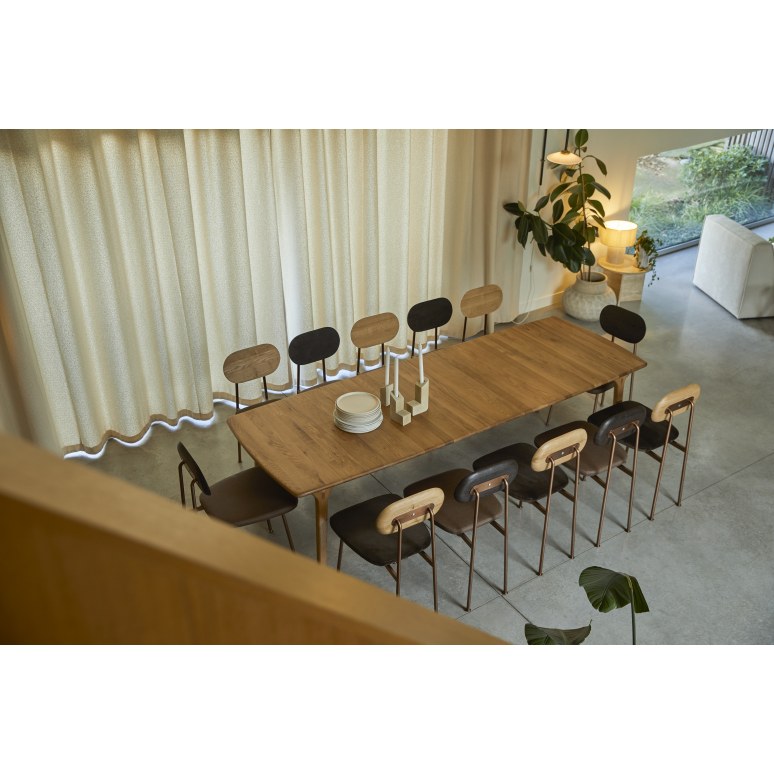 Clara - Extendable solid oak table – for 6 to 12 people