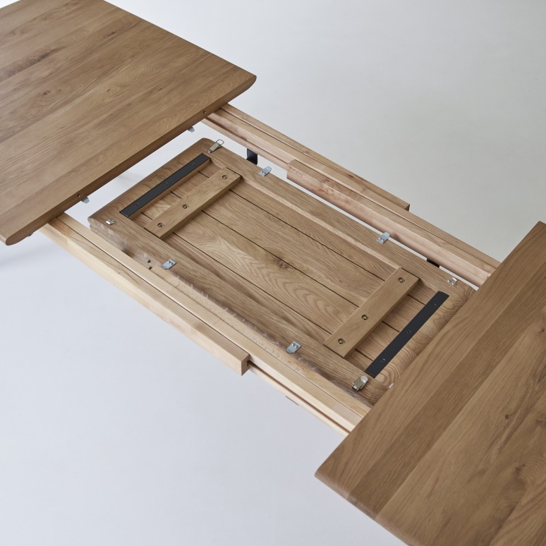 Clara - Ausziehtisch aus massiver Eiche 6–12 Pers.