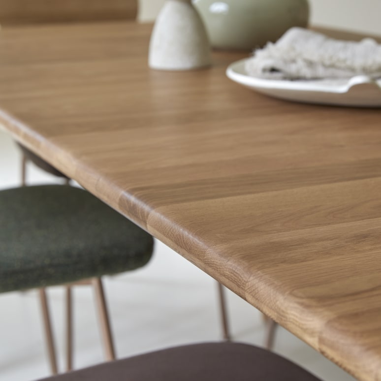 Clara - Table extensible en chêne massif 6-12 pers.