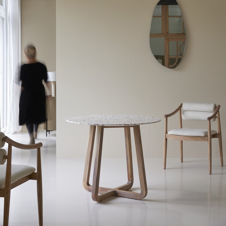 Elio - Round table in Terrazzo Premium and solid acacia for four people.