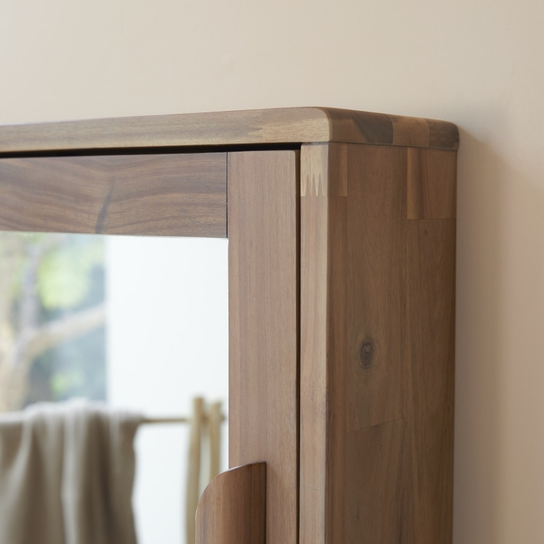 Lila - Bathroom cabinet in solid acacia