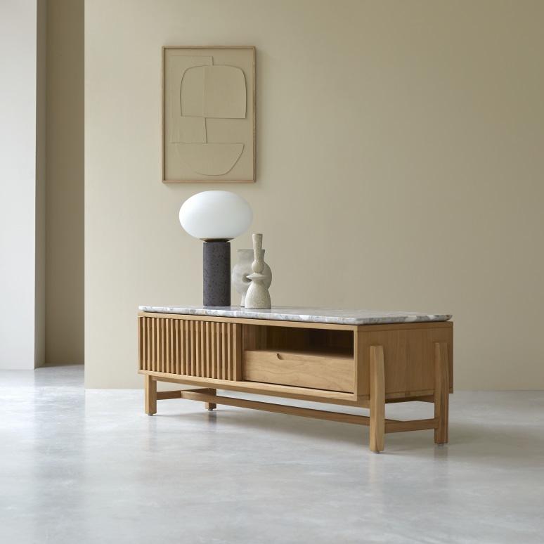Isaure - Mueble para TV de teca maciza y terrazo prémium de 140 cm