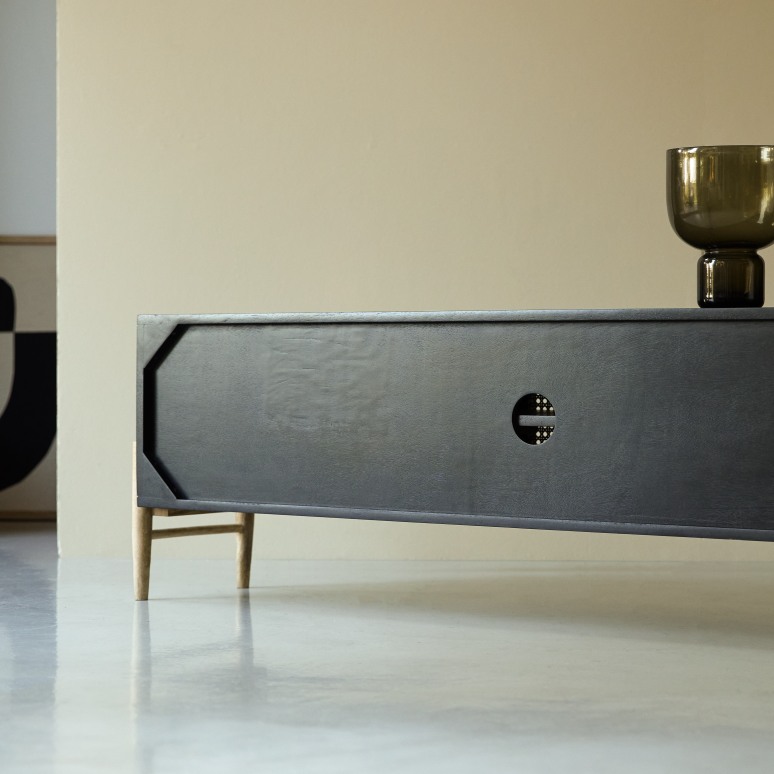 Sina - Mueble para TV de madera de mango maciza y ratán de 145 cm