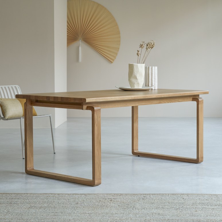 Sybille - Table in solid oak for 4-6 pers.
