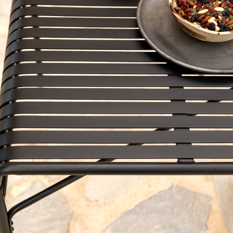 Gaby - Rectangular garden table in black metal, seats 4–6