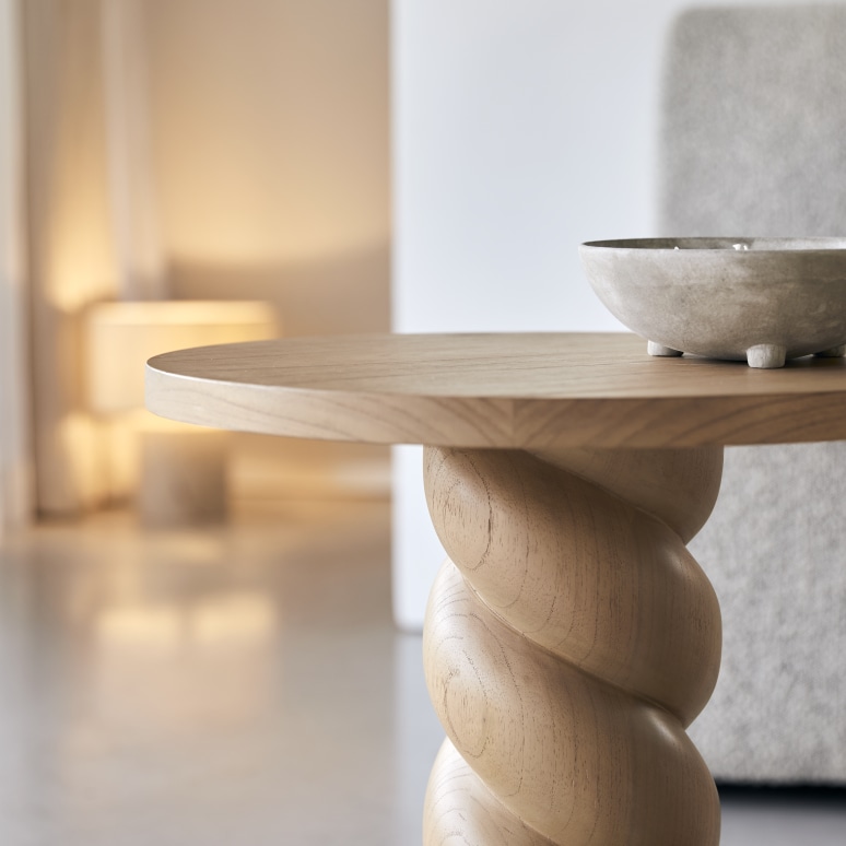 Liza - Side table in mindi wood, cream