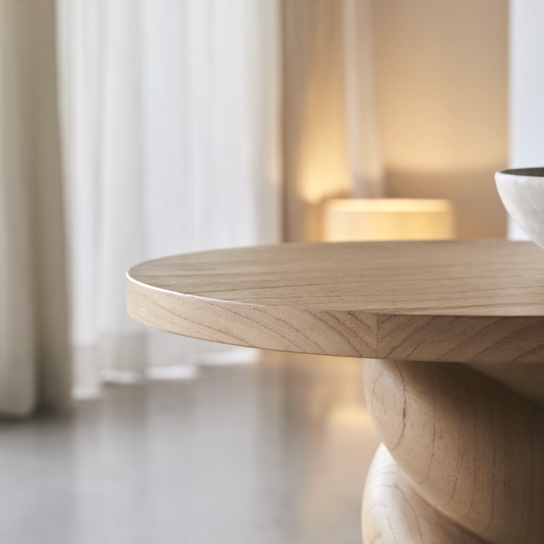 Liza - Side table in mindi wood, cream