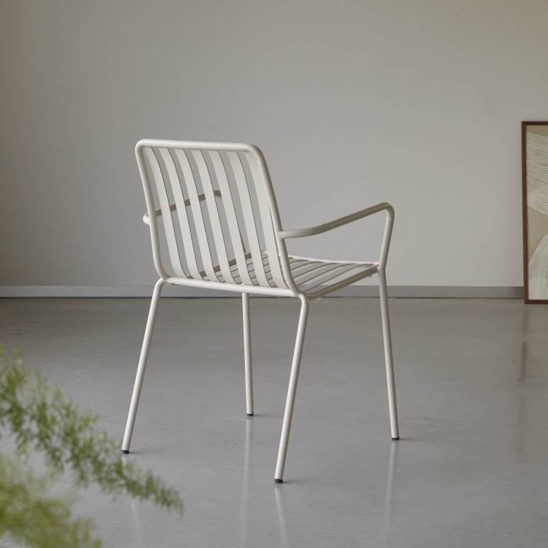 Gaby - Metalen fauteuil in crèmekleur