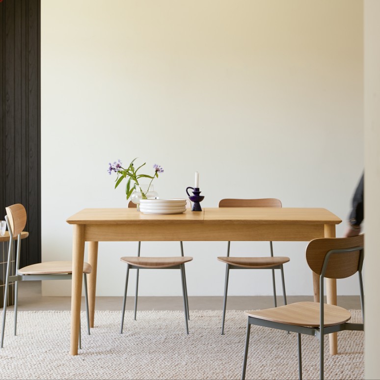 Cloé - Extendable solid mango wood table, seats 4–6