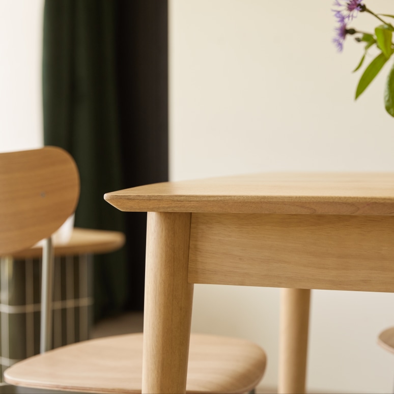 Cloé - Uitschuifbare tafel in massief mangohout 4-6 personen.