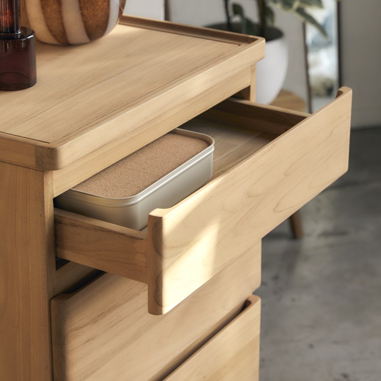 Nino - Tallboy in solid teak