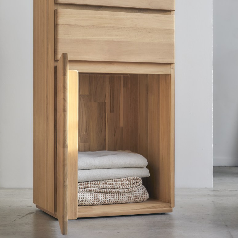 Nino - Tallboy in solid teak