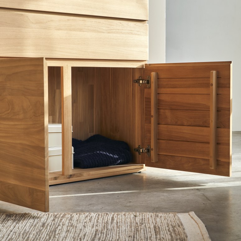 Nino - Hoge commode in massief teak