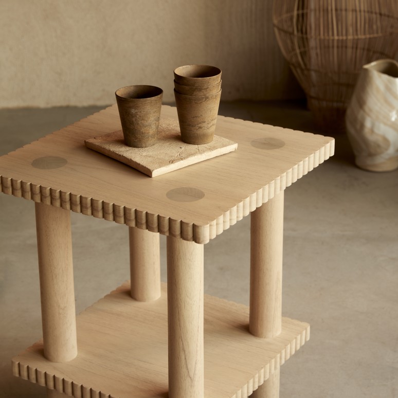 Mollie - Mesa auxiliar de madera de mindi