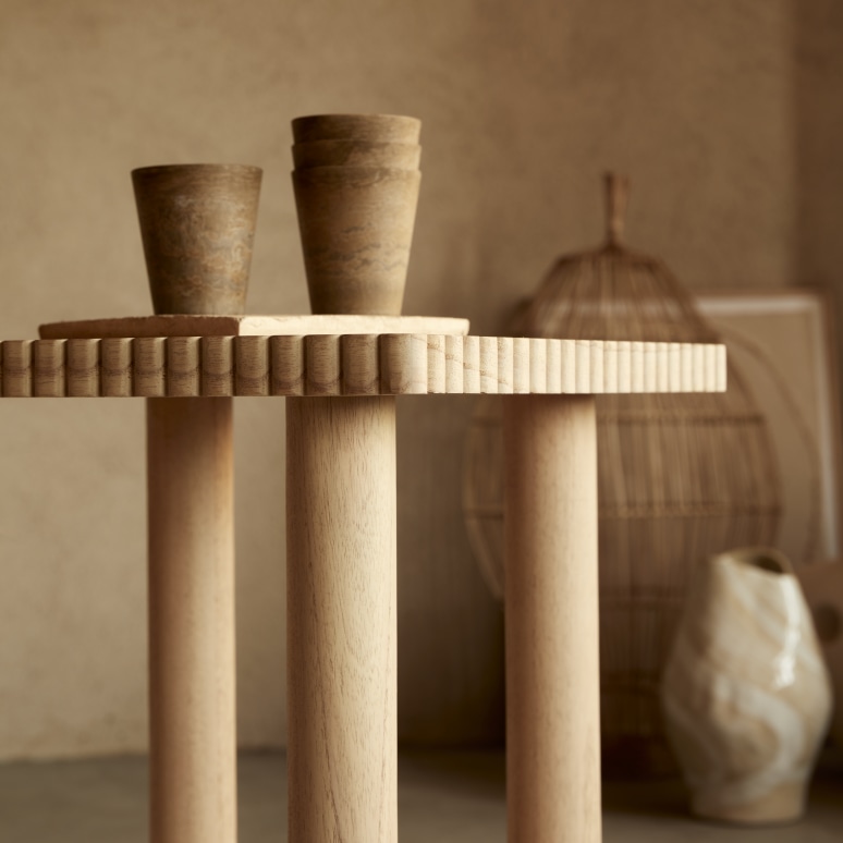 Mollie - Mesa auxiliar de madera de mindi