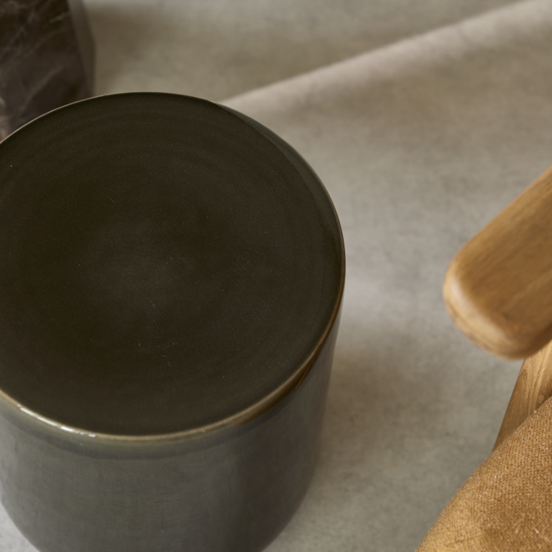 Thea - Ceramic end table