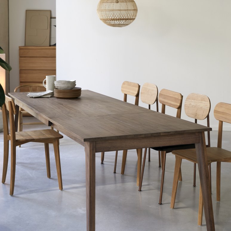 Esmée - Ausziehtisch aus massivem Nussbaumholz, 6–12 Pers.