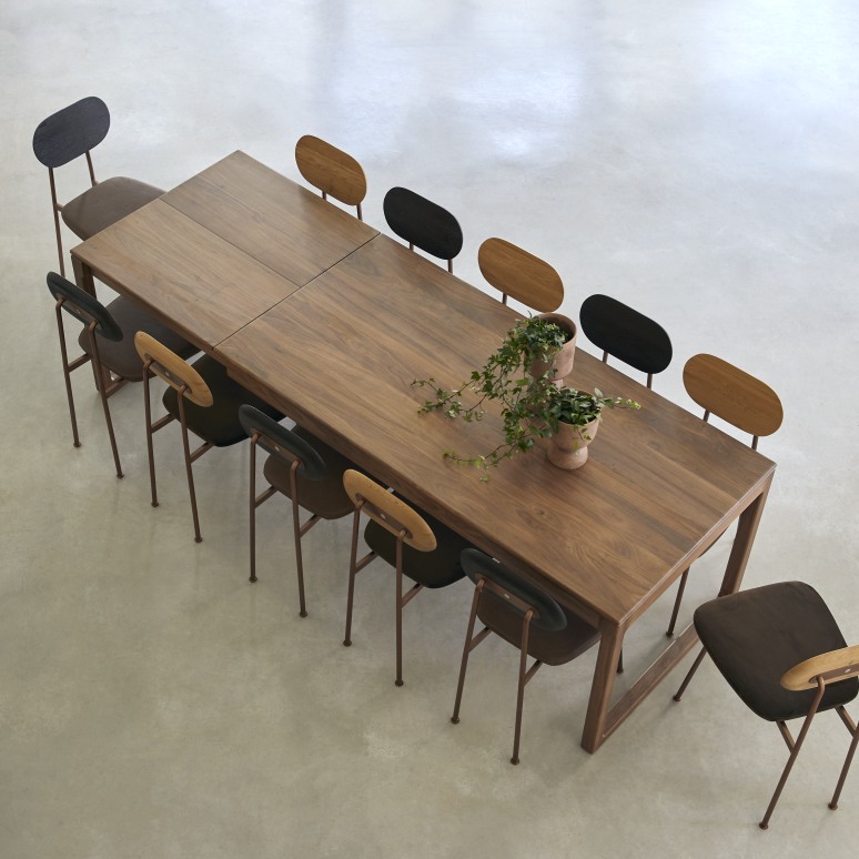 Arto - Solid Walnut Extendable Table for 6 to 12 people