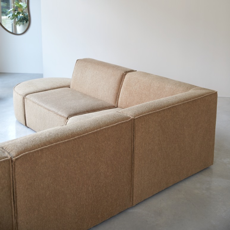 Dario - Modulaire hoekbank in camelkleurige stof, 5/6-zit