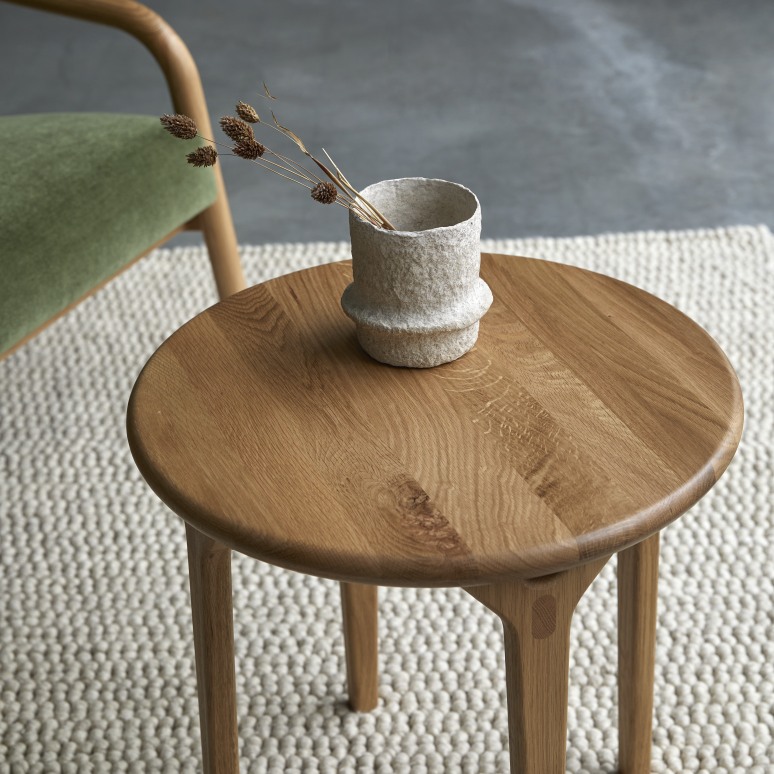 Clara - Solid oak end table