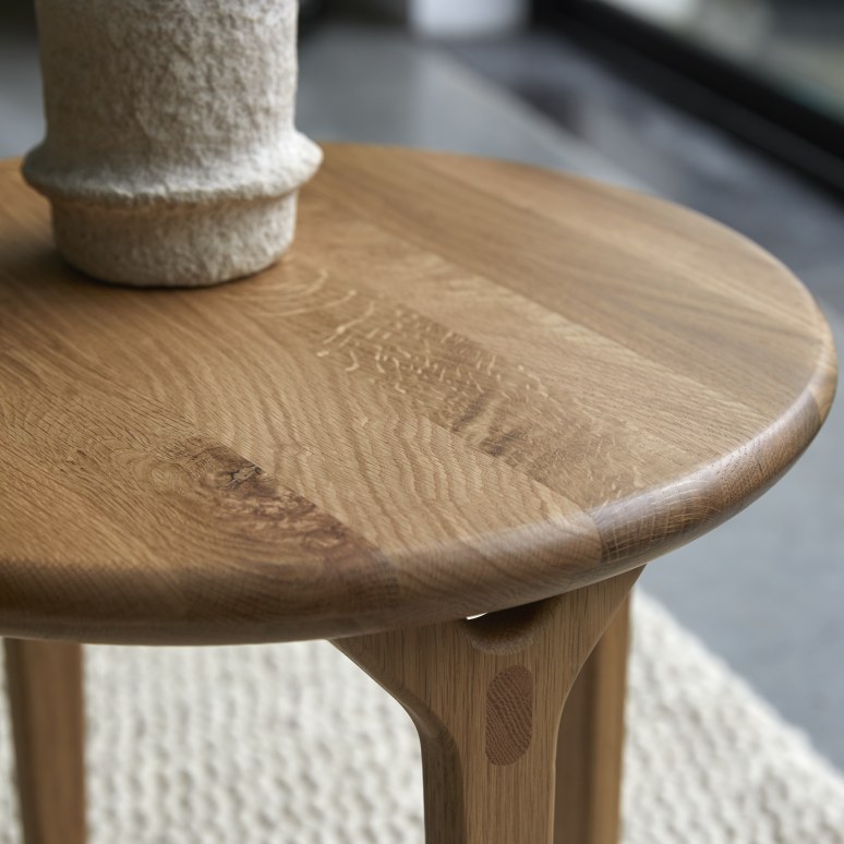 Clara - Solid oak end table