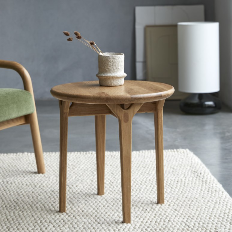 Clara - Solid oak end table