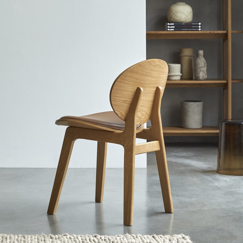 Maia - Sedia in rovere massello e pelle