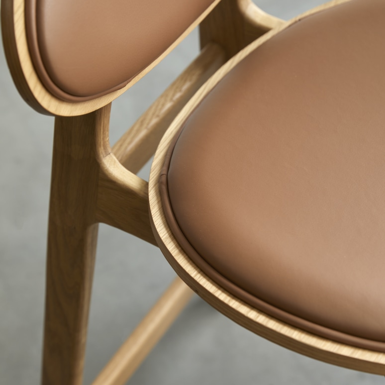 Maia -  Chaise de comptoir en chêne massif et cuir