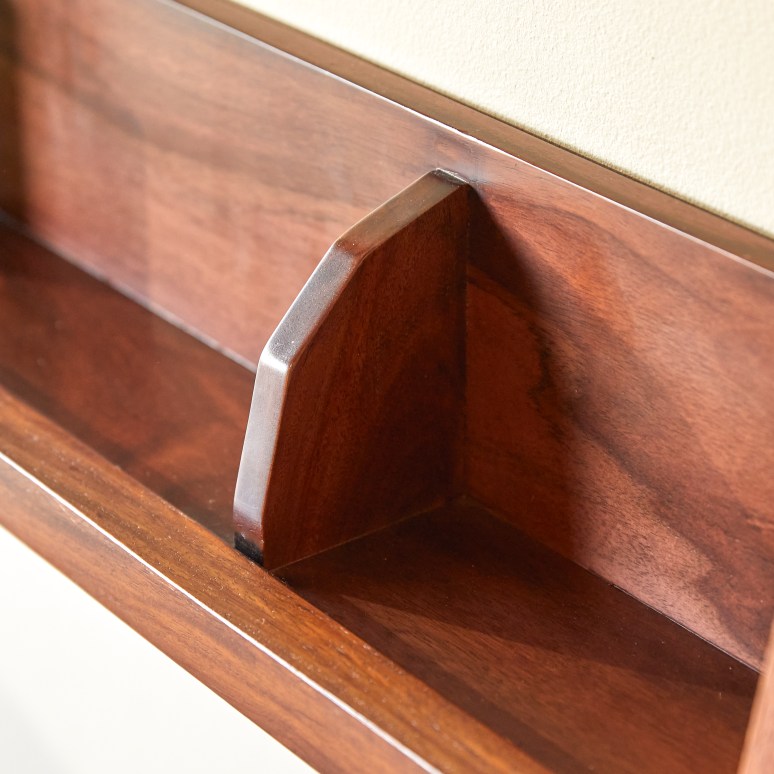 Jade - Estantería de pared de palisandro macizo 140 cm