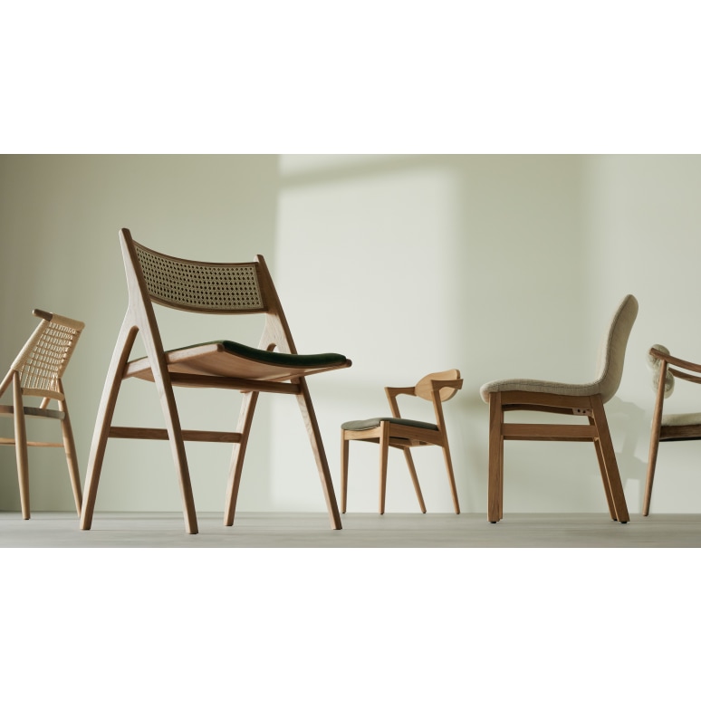 Clara - Chaise en chêne massif et velours vert