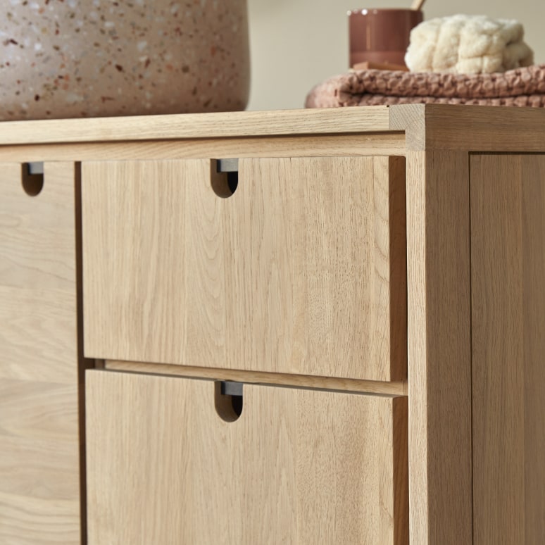 Jonàk - Mueble de almacenaje de roble macizo 95 cm