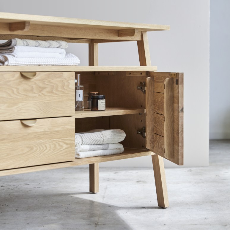 Pola - Mobile contenitore in rovere massello 140 cm