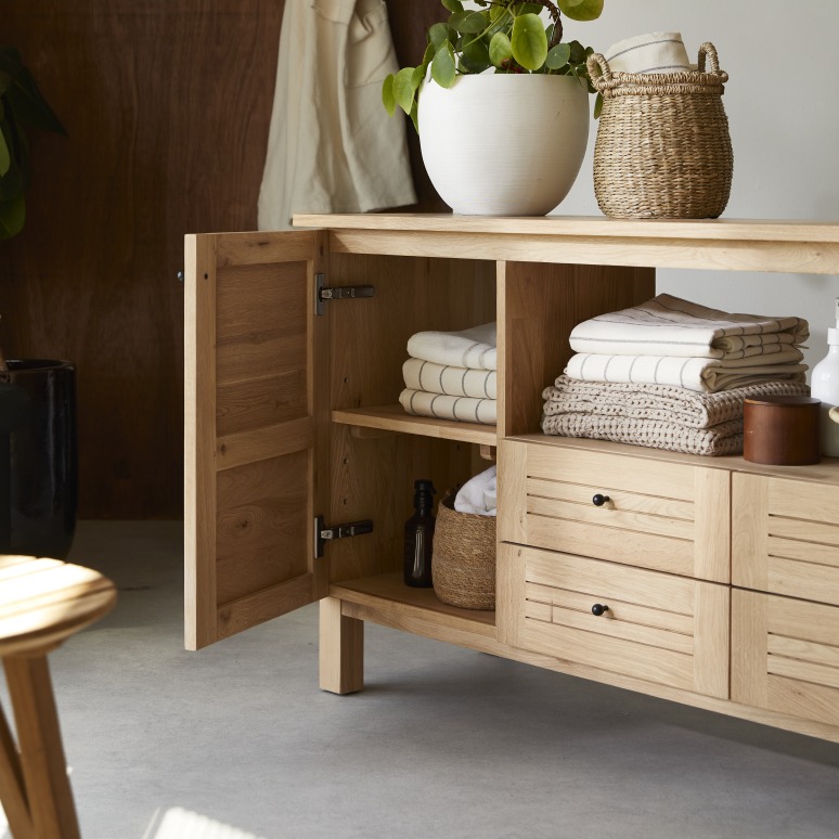 Soho - Mobile contenitore in rovere massello 165 cm