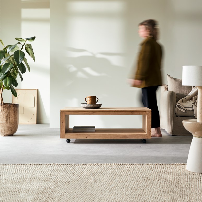 Anoa - Rechteckiger Couchtisch aus massiver Eiche