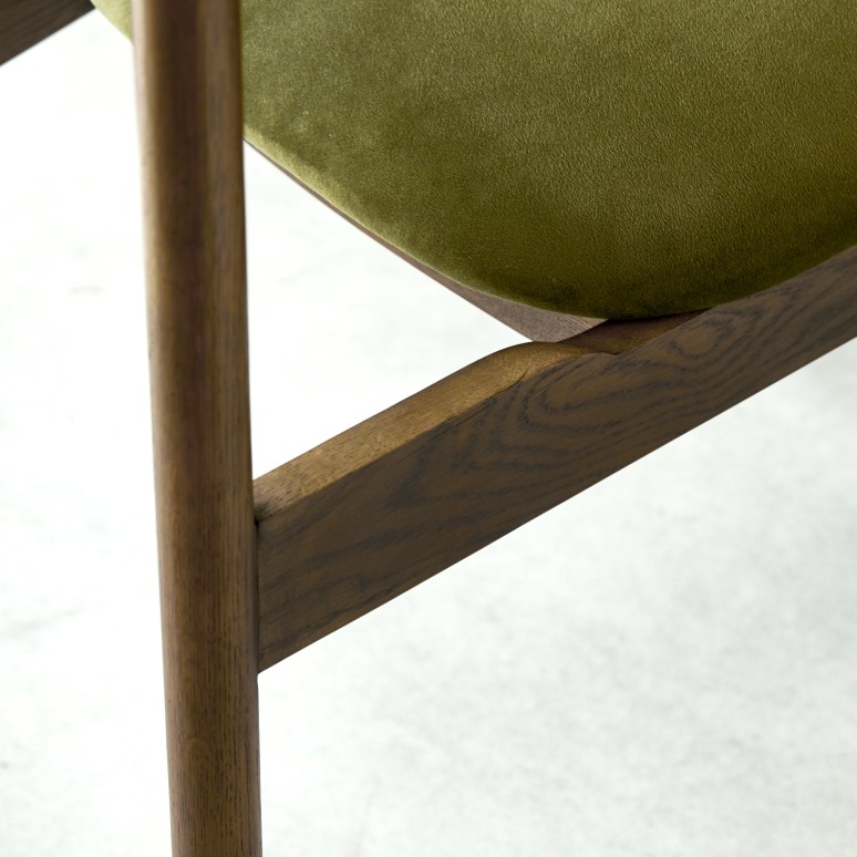 Olive - Chaise en chêne massif et velours vert