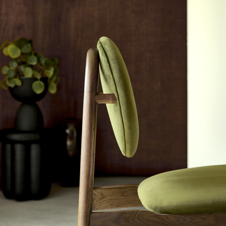 Olive - Chaise en chêne massif et velours vert