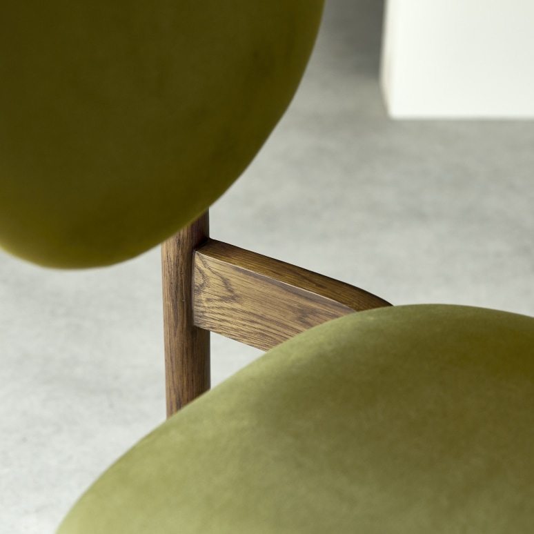 Olive - Sedia in rovere massello e velluto verde