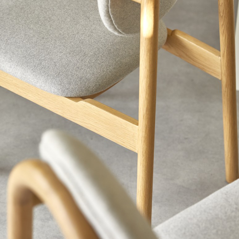 Olive - Sedia in rovere massello e lana grigia