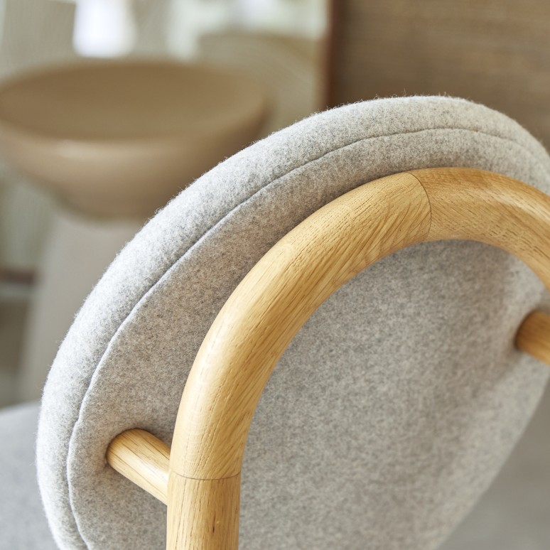 Olive - Silla de roble macizo y lana gris